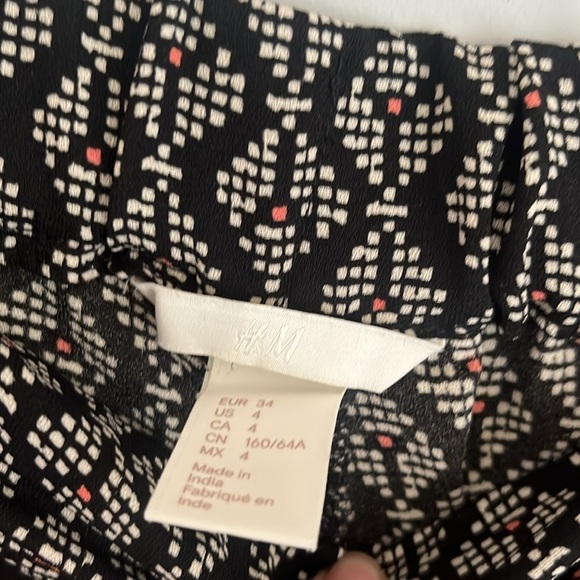 H&M Black and Gray Patterned Wide Leg Pants 4 - Picture 2 of 3